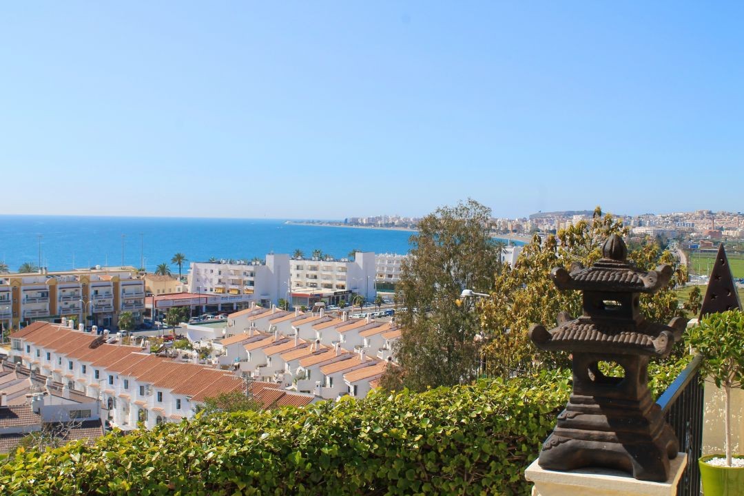 Chalet independiente en venta en Caleta de Velez
